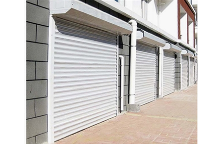 Rolling shutter door